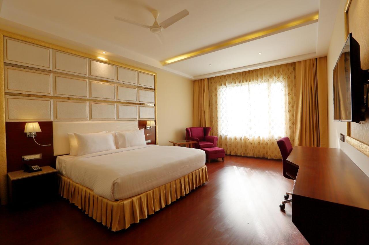 Hotel Kasturi Orchid Pāl Екстериор снимка