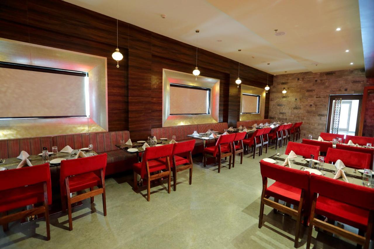 Hotel Kasturi Orchid Pāl Екстериор снимка