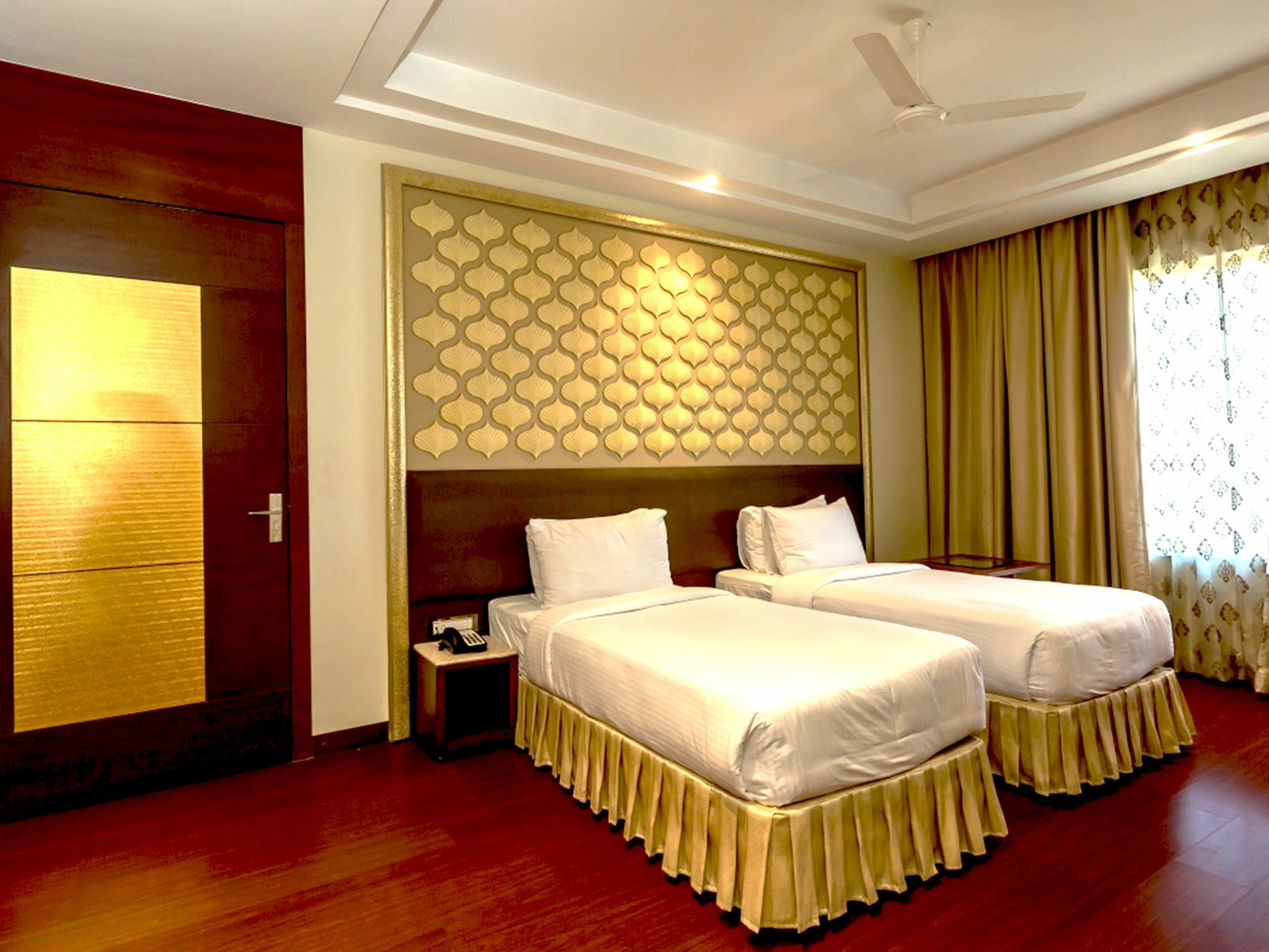 Hotel Kasturi Orchid Pāl Екстериор снимка