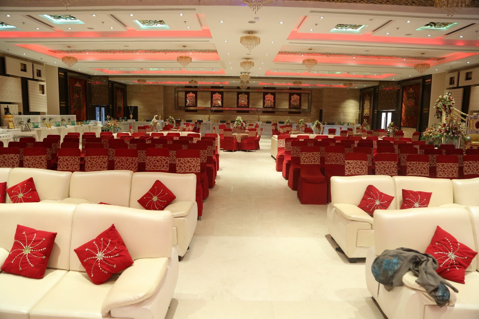 Hotel Kasturi Orchid Pāl Екстериор снимка