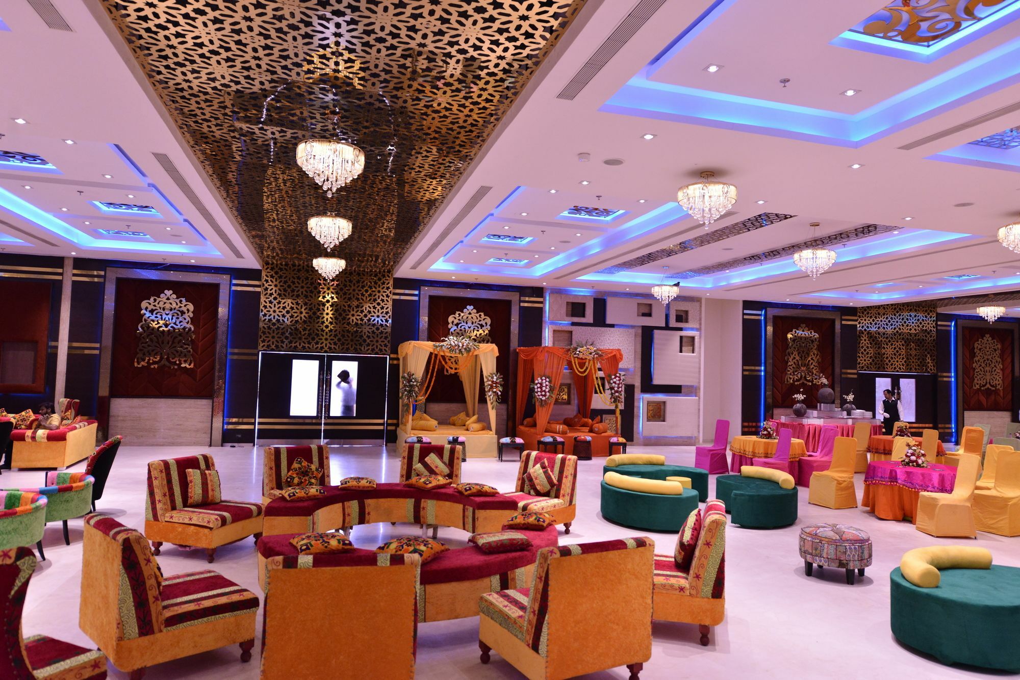Hotel Kasturi Orchid Pāl Екстериор снимка