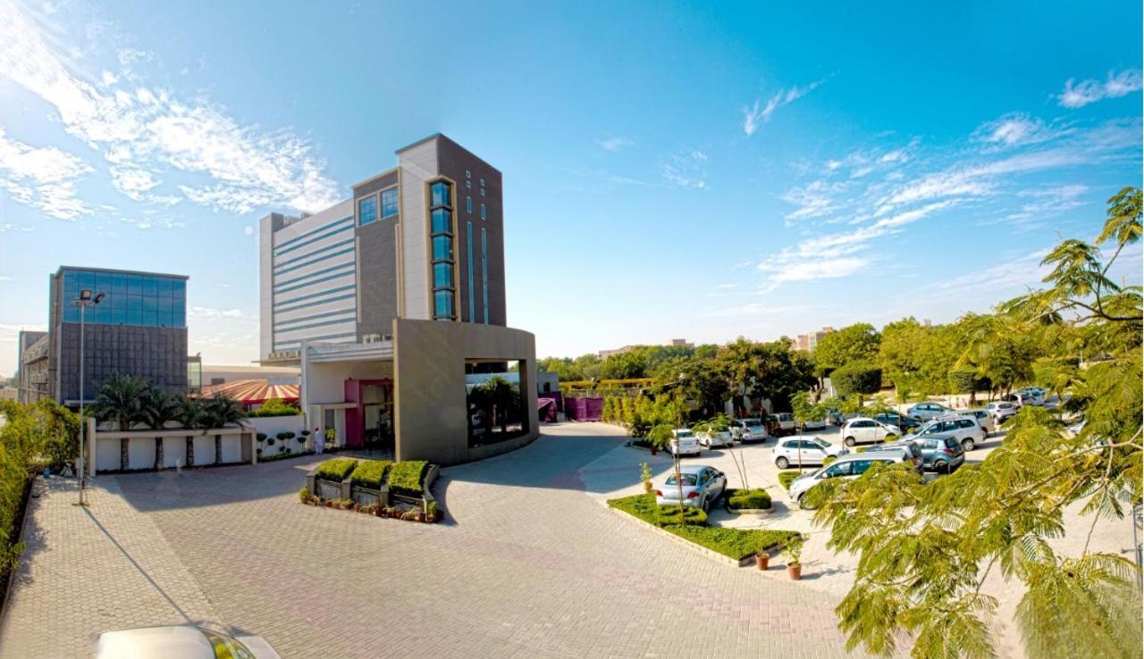 Hotel Kasturi Orchid Pāl Екстериор снимка